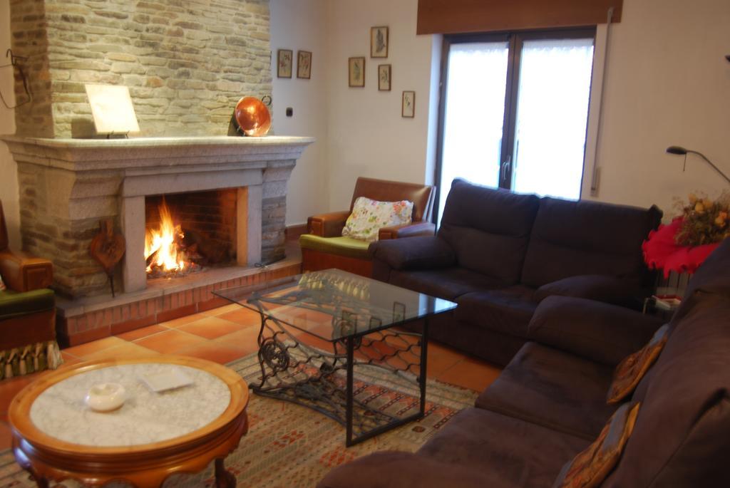 Linares de Riofrío Casa Rural La Cuadraa الغرفة الصورة