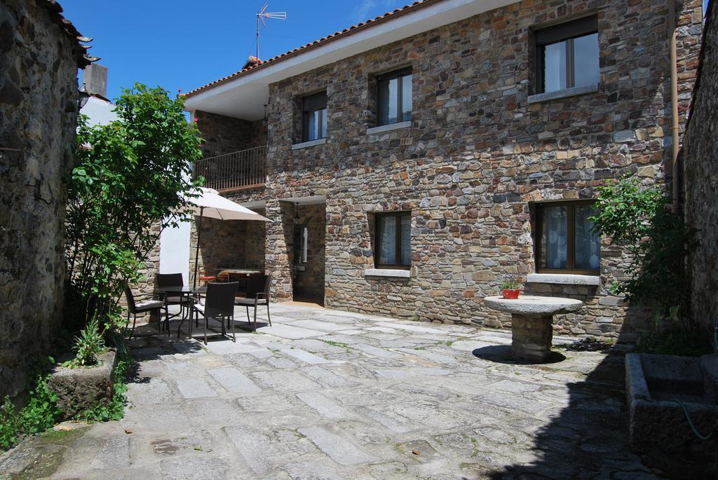 Linares de Riofrío Casa Rural La Cuadraa المظهر الخارجي الصورة